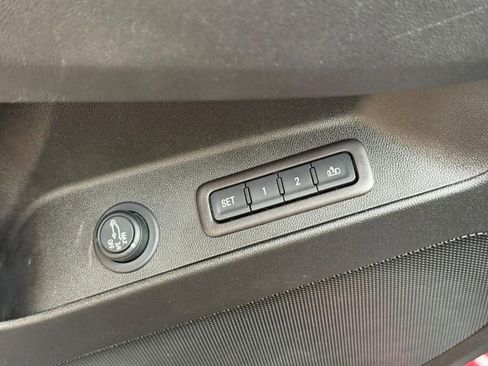 Used 2021 Chevrolet Equinox Premier AWD/4WD image 16