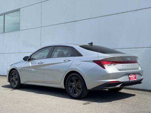 Used 2021 Hyundai Elantra SEL w/ Convenience Package FWD image 5