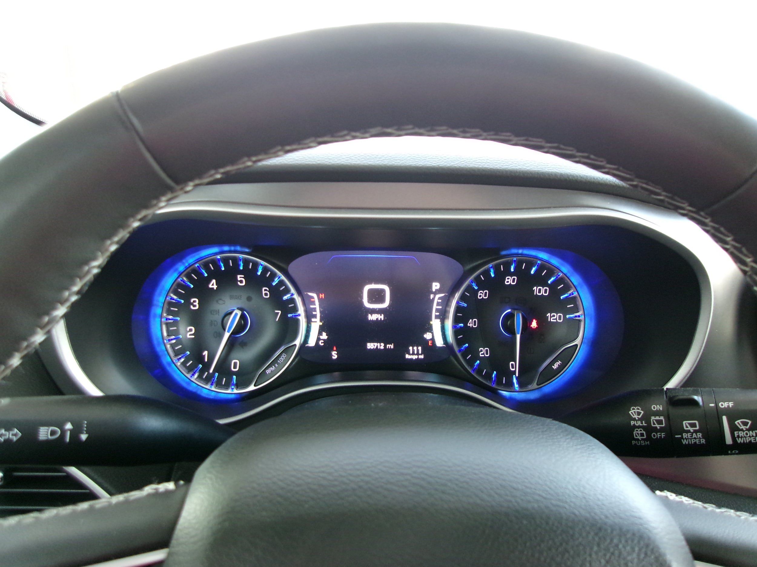 Used 2025 Chrysler Pacifica Select FWD image 8