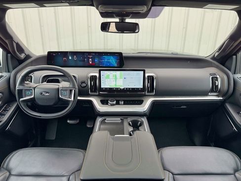 Used 2025 Ford Expedition Tremor image 44