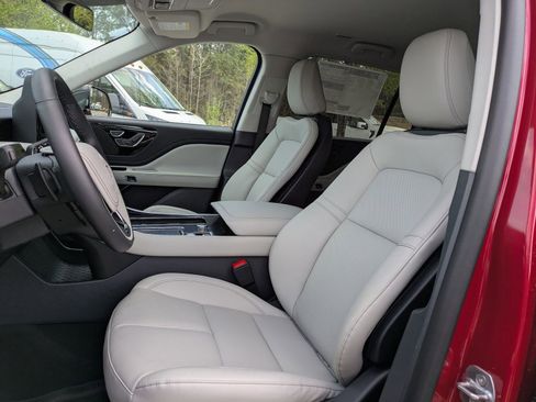 New 2026 Lincoln Aviator Premiere image 11