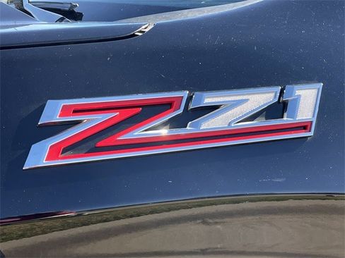 Used 2024 Chevrolet Silverado 1500 LT Trail Boss w/ LT Trail Boss Premium Package image 31