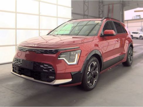 Used 2023 Kia Niro Wave w/ Wave Preserve Package FWD image 1