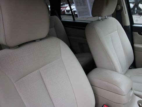 Used 2011 Hyundai Santa Fe GLS image 18