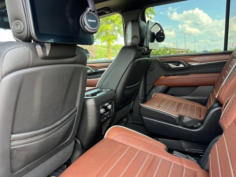 Used 2023 GMC Yukon XL Denali Ultimate w/ LPO, Floor Liner Package AWD/4WD image 34