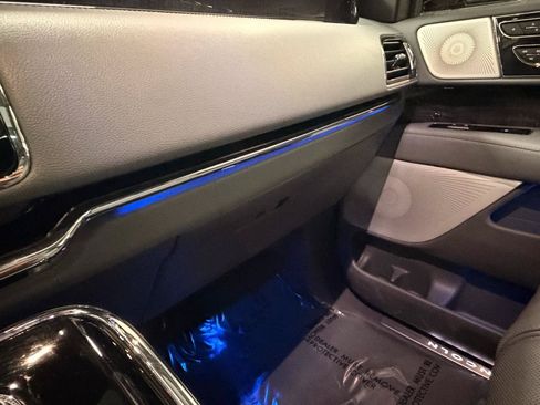 Used 2018 Lincoln Navigator Reserve w/ Technology Package AWD/4WD image 30