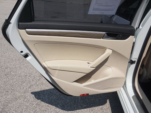 Used 2016 Volkswagen Passat 1.8T SE image 26