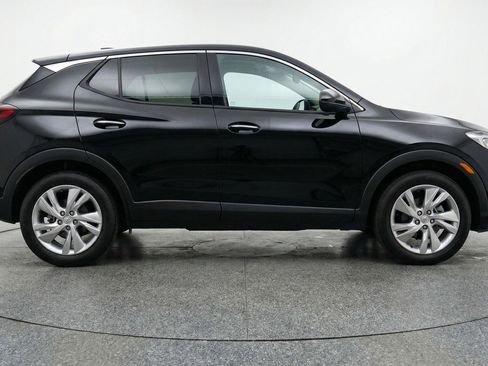 Used 2025 Buick Encore GX Preferred AWD/4WD image 11