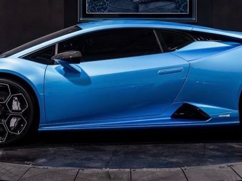 Used 2023 Lamborghini Huracan Tecnica RWD image 5