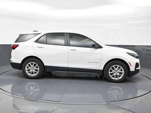 Used 2024 Chevrolet Equinox LS w/ LS Convenience Package FWD image 6