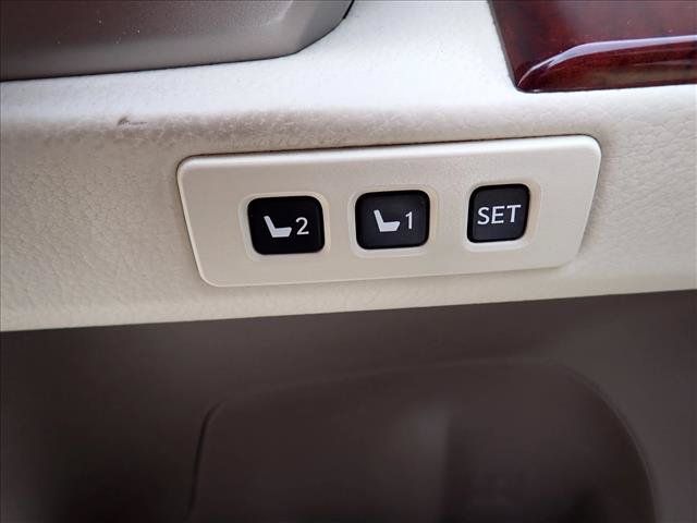 Used 2011 Lexus GX 460 Premium AWD/4WD image 15