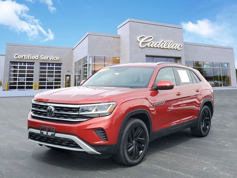 Used 2022 Volkswagen Atlas Cross Sport SE image 1
