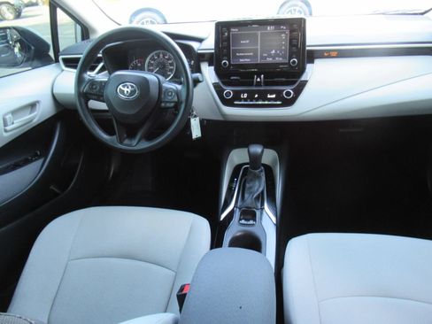 Used 2022 Toyota Corolla LE FWD image 14