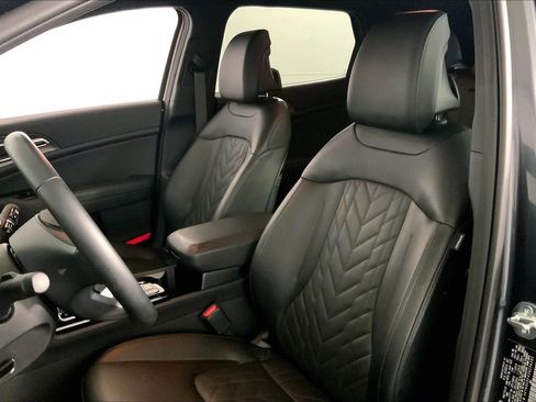 Certified 2025 Kia Sportage X-Line image 22