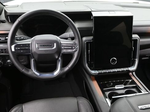 Certified 2025 GMC Yukon XL Denali image 17