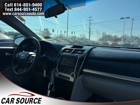 Used 2012 Toyota Camry LE image 31