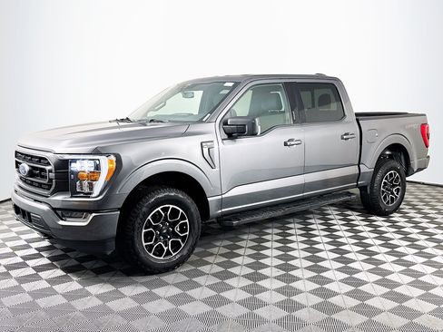 Used 2022 Ford F150 XLT w/ Equipment Group 302A High image 4