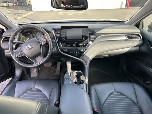 Used 2024 Toyota Camry SE image 7