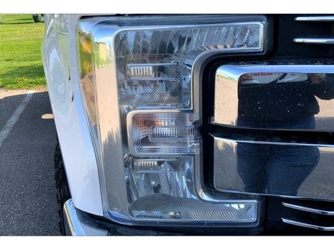 Used 2019 Ford F250 Lariat w/ Lariat Ultimate Package image 28