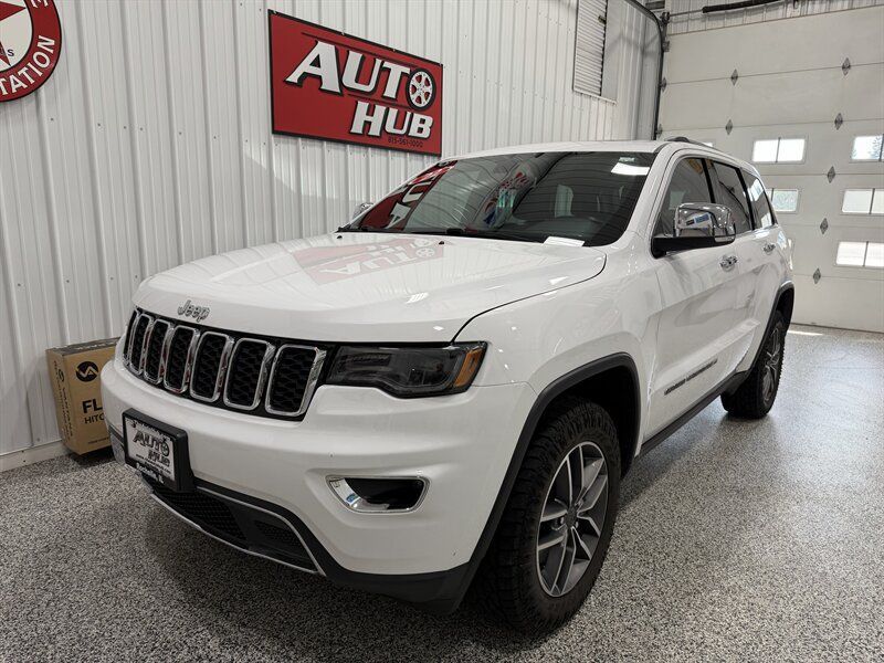 Used 2022 Jeep Grand Cherokee Limited w/ Trailer Tow Group IV AWD/4WD image 2