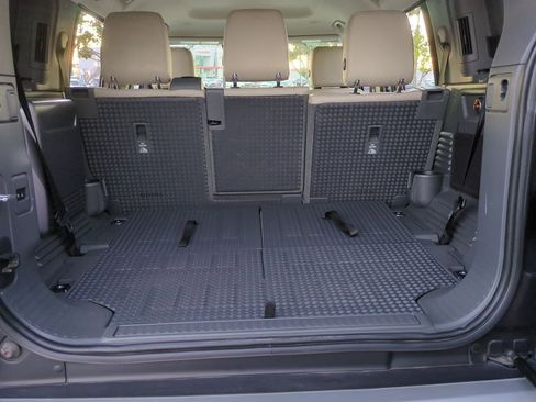 Used 2020 Land Rover Defender 110 S image 23