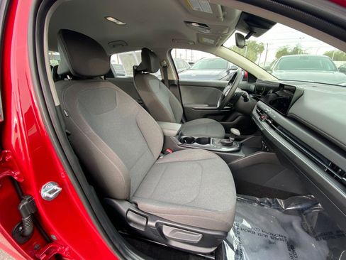Used 2025 Kia K4 LXS image 29