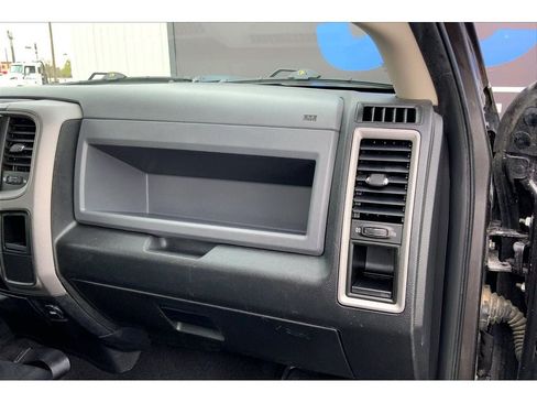 Used 2018 RAM 1500 Express w/ Express Value Package AWD/4WD image 16