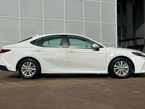 Certified 2025 Toyota Camry LE image 3