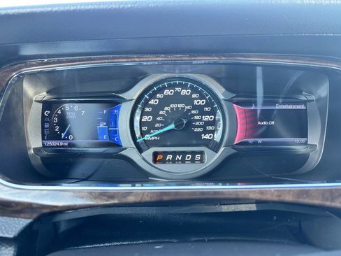 Used 2013 Ford Taurus Limited image 25