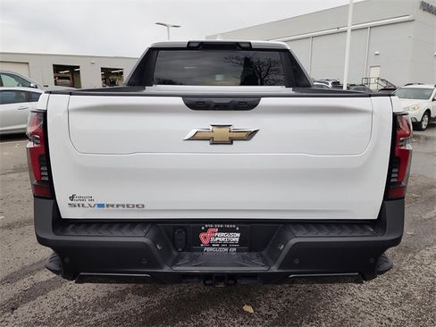 Used 2025 Chevrolet Silverado EV LT image 4