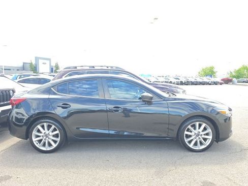 Used 2017 MAZDA MAZDA3 Grand Touring w/ Premium Equipment Package FWD image 2
