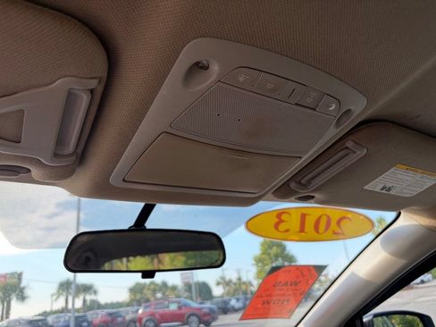 Used 2013 Nissan Sentra SV FWD image 20