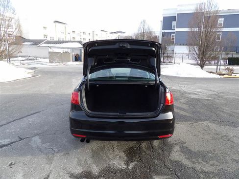 Used 2013 Volkswagen Jetta S image 9