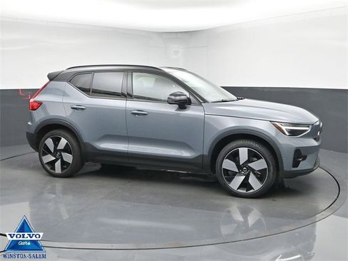 Used 2023 Volvo XC40 Recharge Ultimate image 1