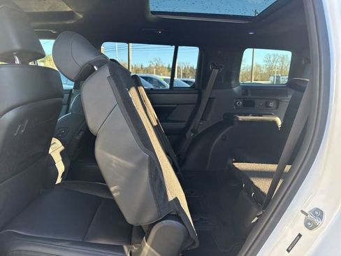 Used 2025 Hyundai Santa Fe Calligraphy image 17