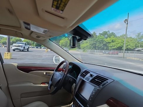 Used 2012 Lexus LS 460 w/ Comfort Pkg RWD image 35