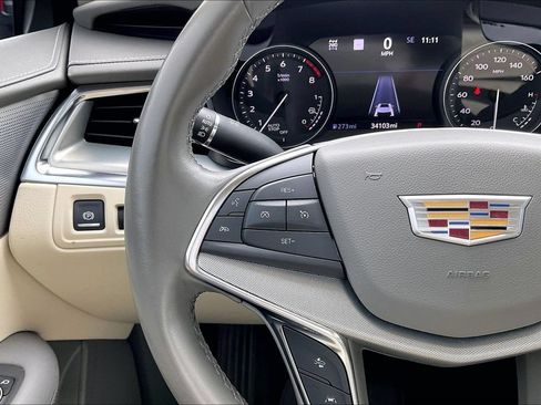 Used 2022 Cadillac XT5 Premium Luxury w/ Technology Package AWD/4WD image 11