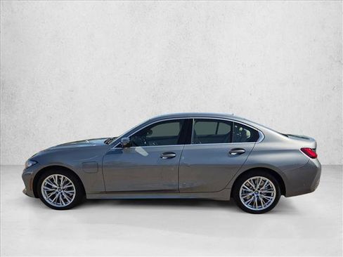 Used 2024 BMW 330e w/ Premium Package RWD image 10