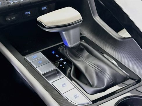 Used 2023 Hyundai Elantra Limited FWD image 19