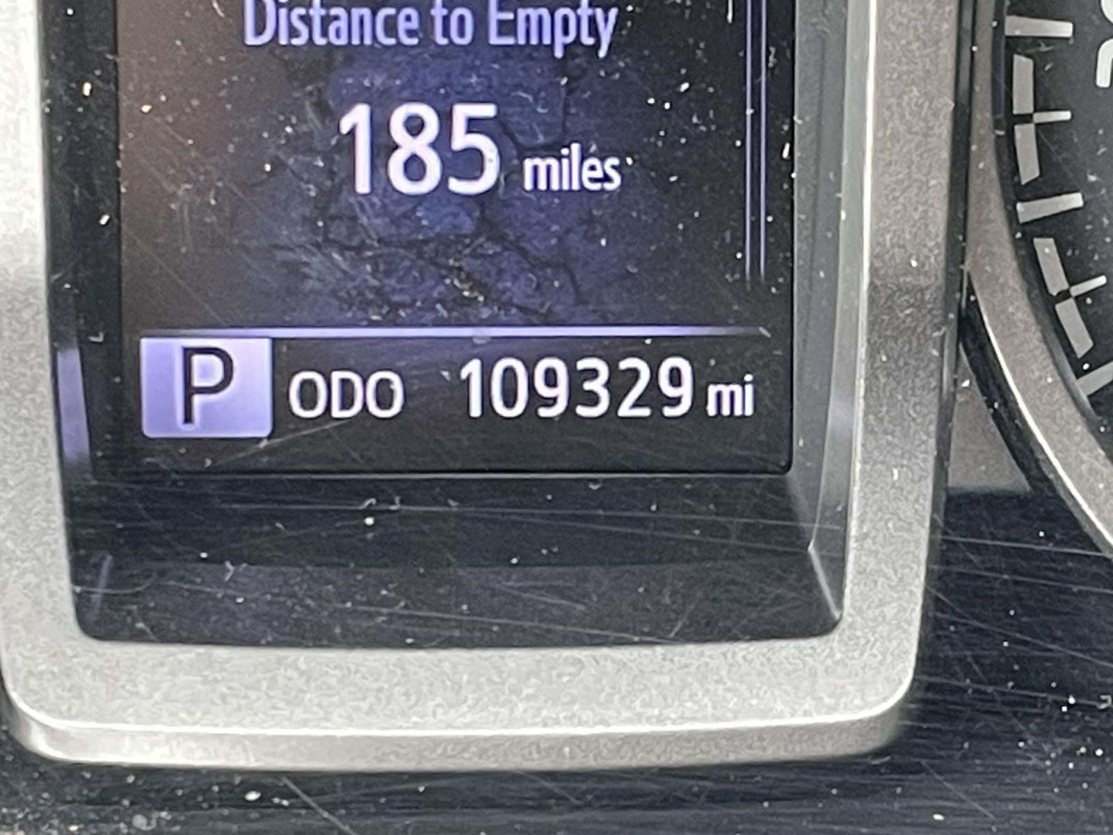 Used 2018 Toyota Tacoma SR5 RWD image 19