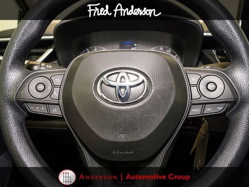 Used 2025 Toyota Corolla LE FWD image 17