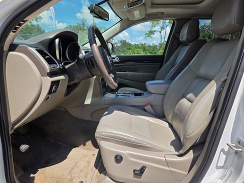 Used 2013 Jeep Grand Cherokee Laredo image 18