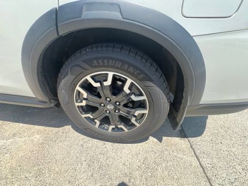 Used 2019 Nissan Pathfinder SL FWD image 9