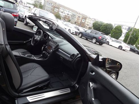 Used 2010 Mercedes-Benz SLK 300 image 20