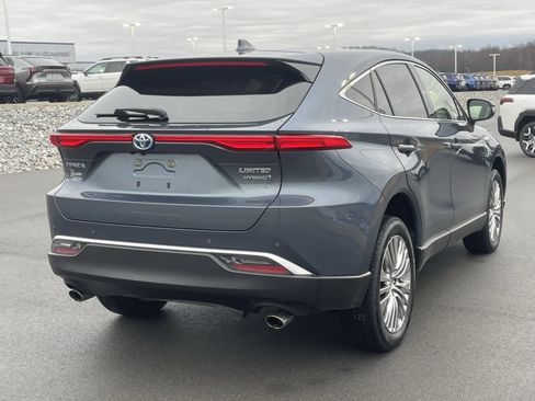 Used 2021 Toyota Venza Limited image 3