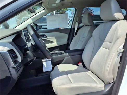 New 2025 Nissan Rogue SV image 8