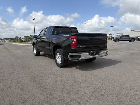 Used 2025 Chevrolet Silverado 1500 LT AWD/4WD image 3