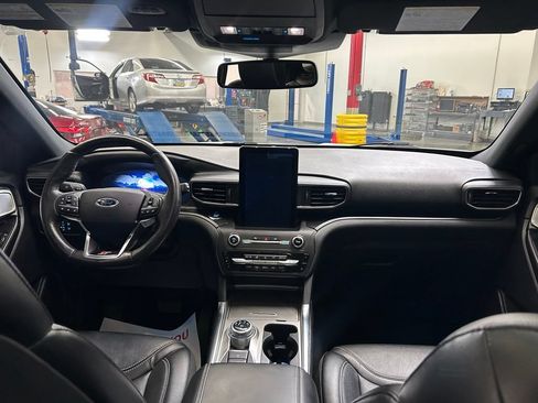 Used 2020 Ford Explorer ST w/ Premium Technology Package AWD/4WD image 16