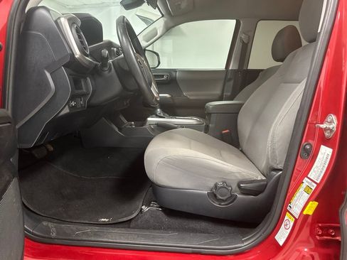 Used 2019 Toyota Tacoma SR5 RWD image 16