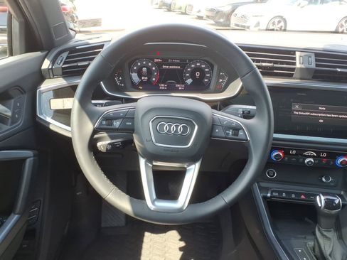 Used 2025 Audi Q3 2.0T Premium w/ Convenience Package AWD/4WD image 12